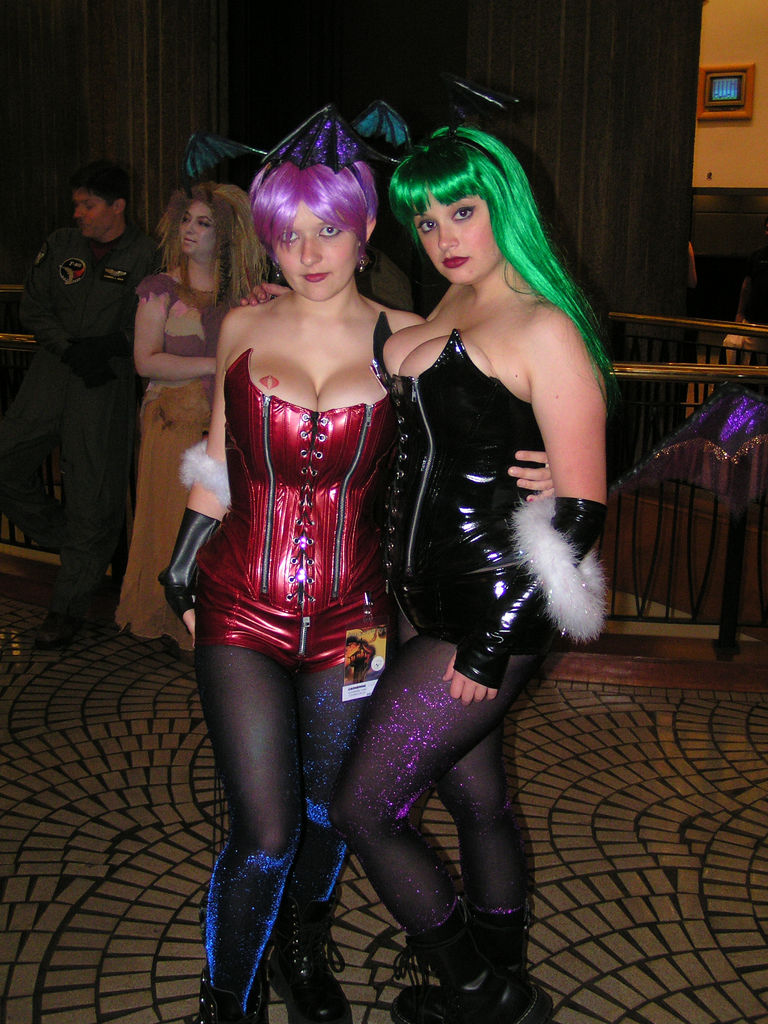 1male cosplay darkstalkers lilith_aensland morrigan_aensland photo real real_person succubus tights
