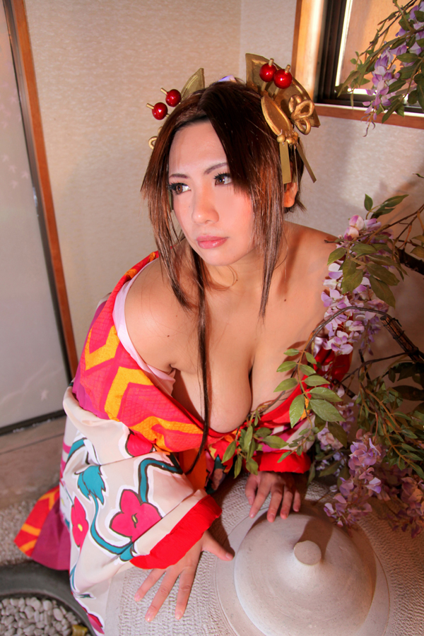 breasts chouzuki_maryou cleavage cosplay female female_only hair_ornament japanese_clothes kimono king_of_fighters large_breasts mai_shiranui mai_shiranui_(cosplay) plump solo thick_thighs thighs