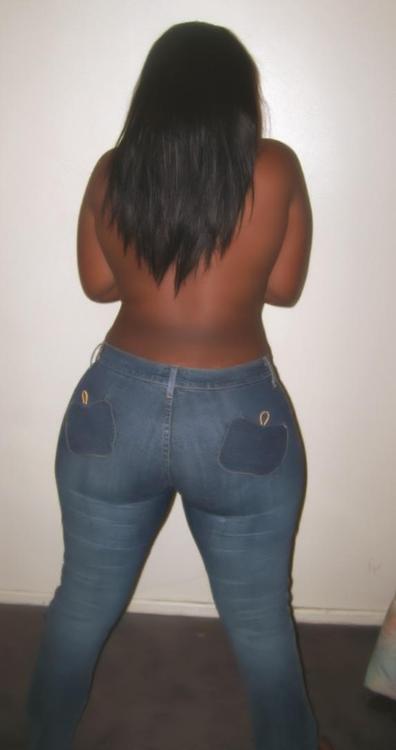big_ass dark_skin jeans no_bra photo topless