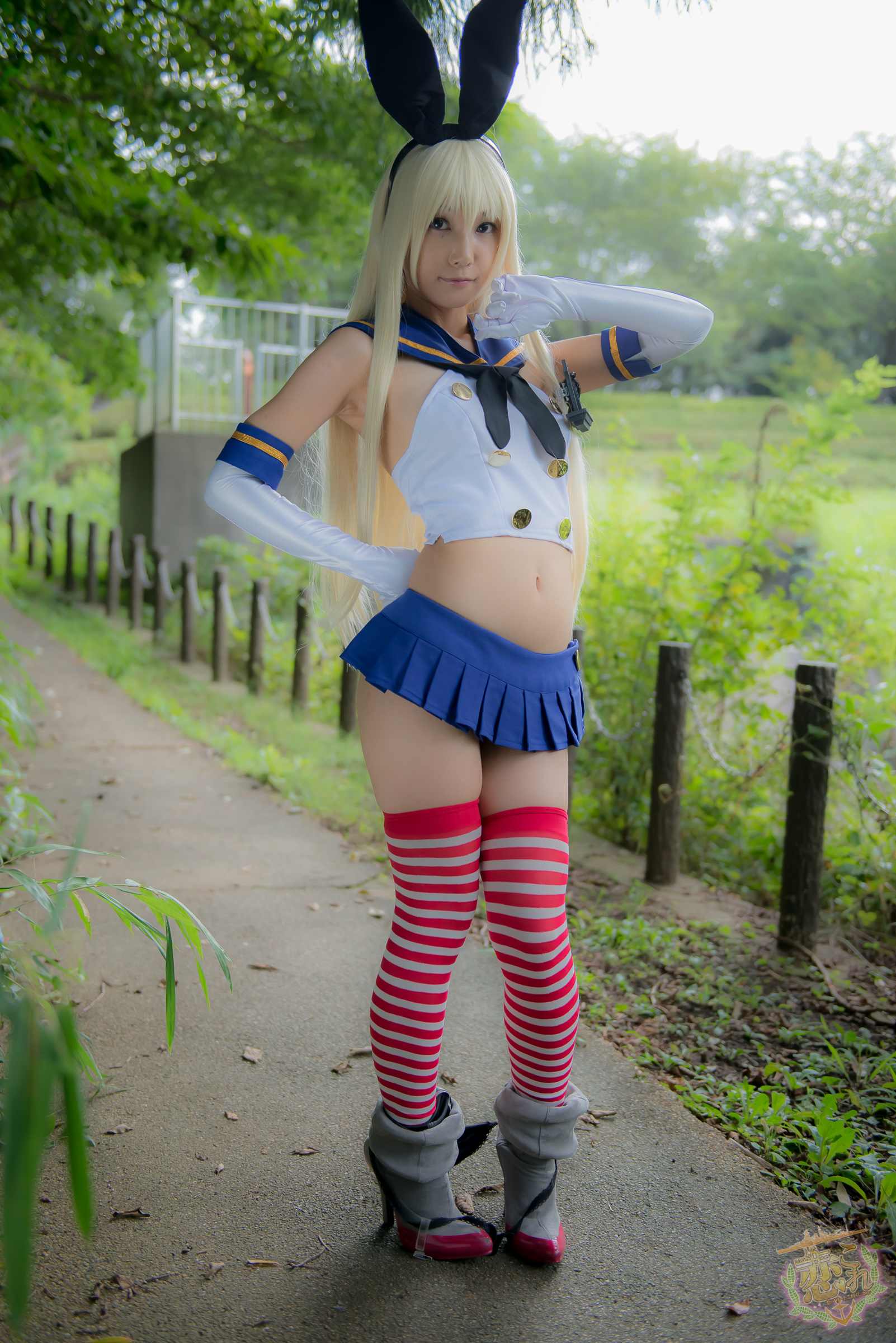 1girl asian blonde_hair breasts cosplay female high_heels japanese kantai_collection lenfried long_hair navel shimakaze_(kantai_collection) shoes skirt solo standing striped_legwear thighhighs