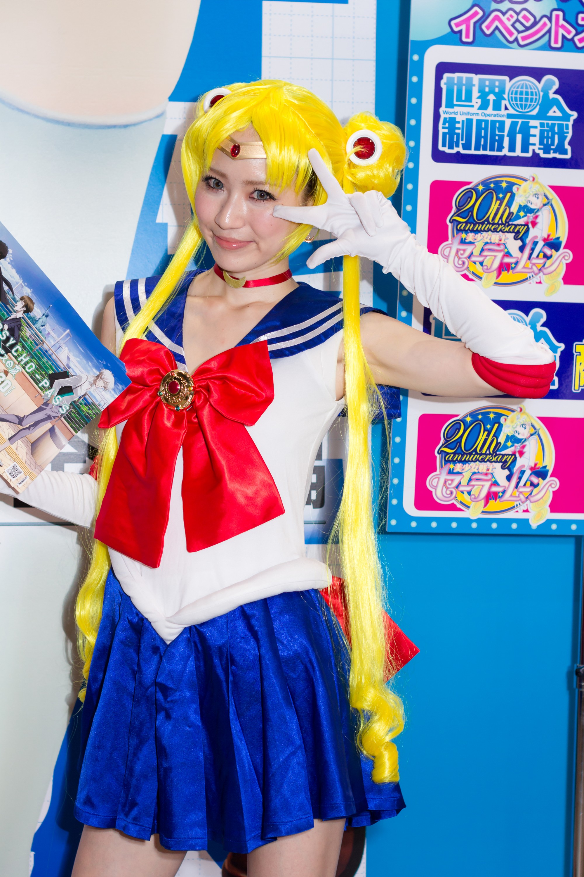 1girl asian bishoujo_senshi_sailor_moon blonde_hair breasts cosplay female gloves japanese long_hair sailor_moon skirt solo v