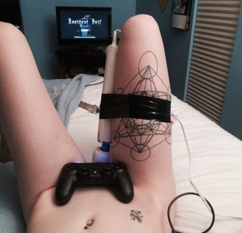 amateur dildo female funny game game_controller hitachi lying masturbation monitor navel_piercing nude on_back on_bed photo playstation resident_evil room selfie sex_toy sony tattoo vibrator