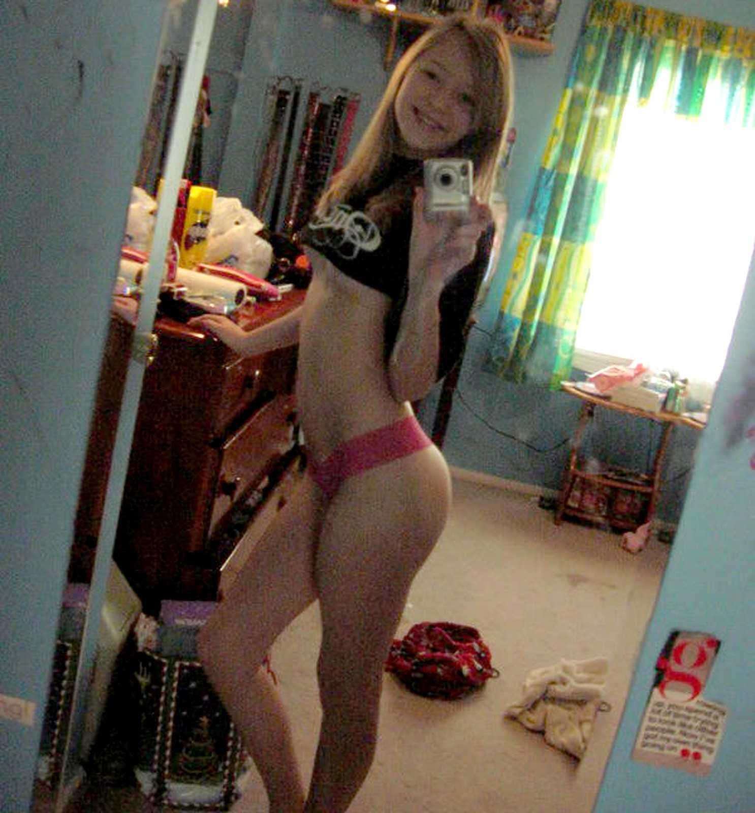 1girl amateur ass camera camwhore female female_only mith photo real_person selfie solo standing