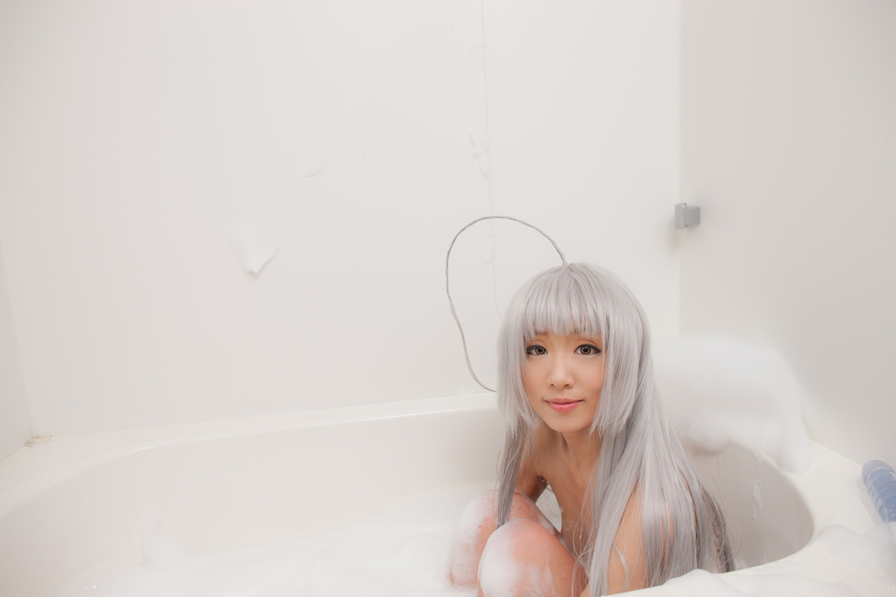 1girl asian bathtub breasts cosplay erect_nipples female grey_hair haiyore!_nyaruko-san long_hair nipples nude nyarlathotep_(nyaruko-san) saotome_love solo wet