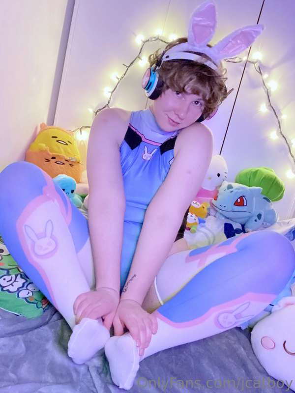 1boy 2022 femboy ftm genderfluid jcatboy light-skinned_male light_skin male_only onlyfans sfw solo solo_male trans_man transgender