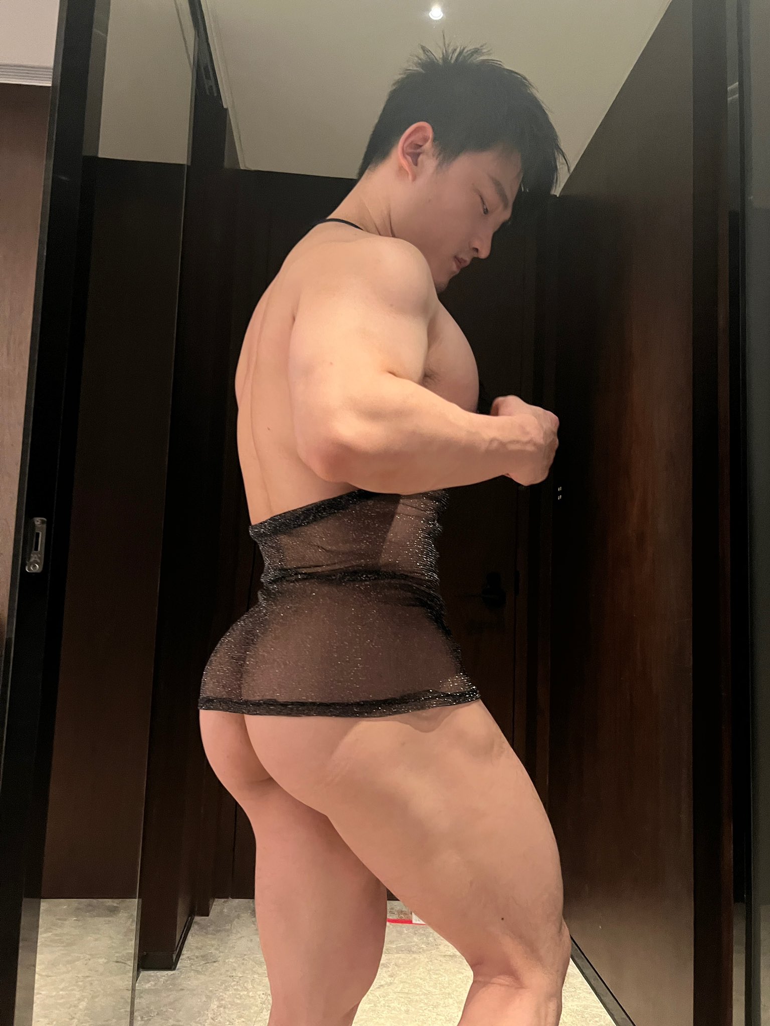 1boy asian asian_male ass captainyangpu gay light-skinned_male light_skin male male_focus male_only masculine muscular_male solo solo_male sourced twitter vertical_image