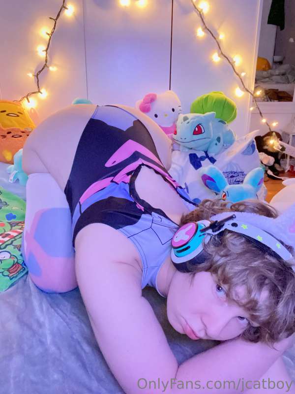 1boy 2022 femboy ftm genderfluid jcatboy light-skinned_male light_skin male_only onlyfans sfw solo solo_male trans_man transgender