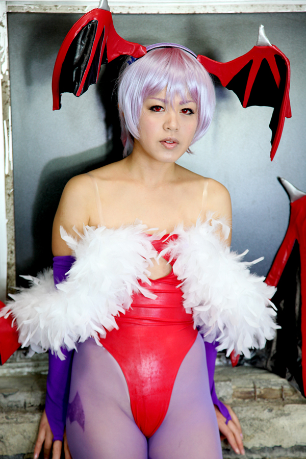1girl bare_shoulders breasts clothed cosplay darkstalkers female female_only leotard lilith_aensland long_hair looking_at_viewer non-nude pantyhose parted_lips plump purple_hair solo succubus suzuka_itsuki thong_leotard watermark wings