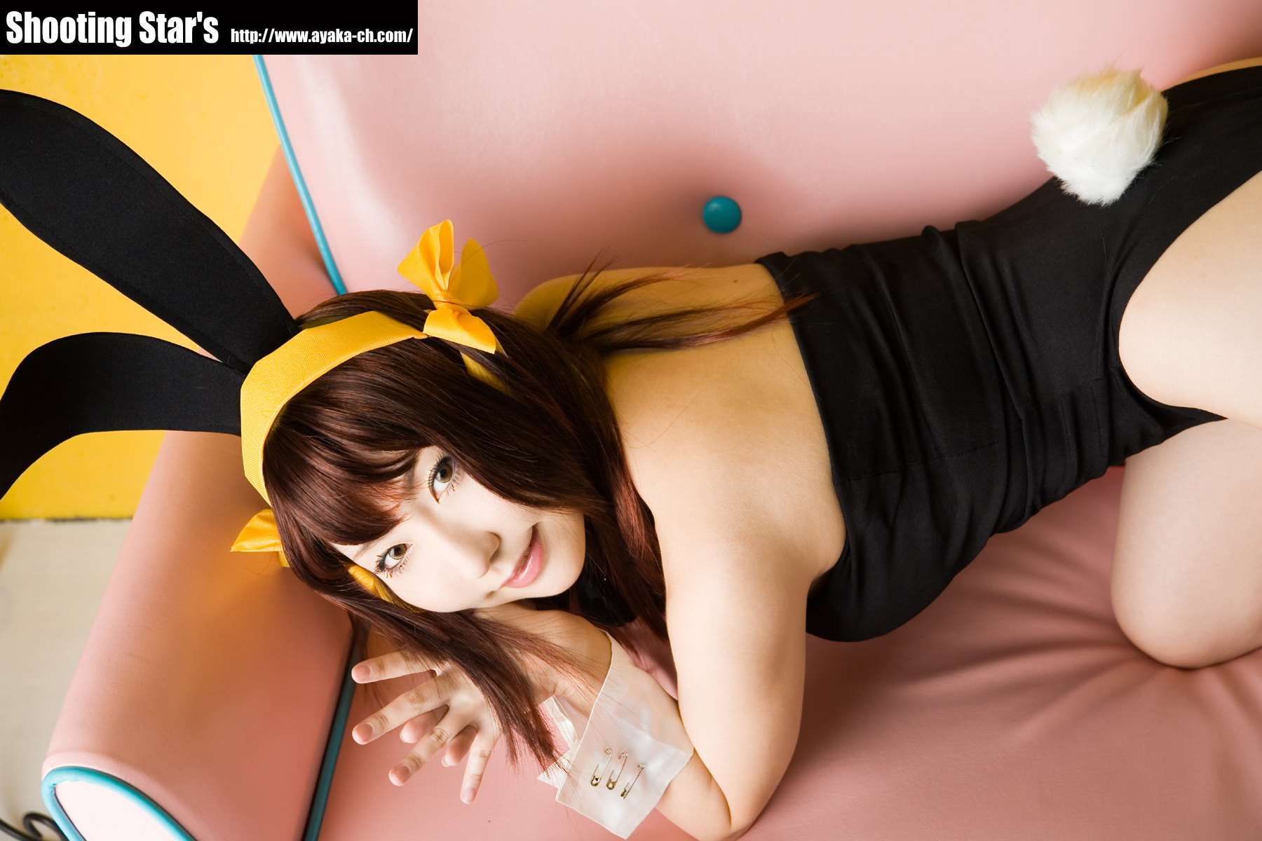 animal_ears asian breasts brown_hair bunny_girl cosplay female large_breasts leotard long_hair shooting_star solo