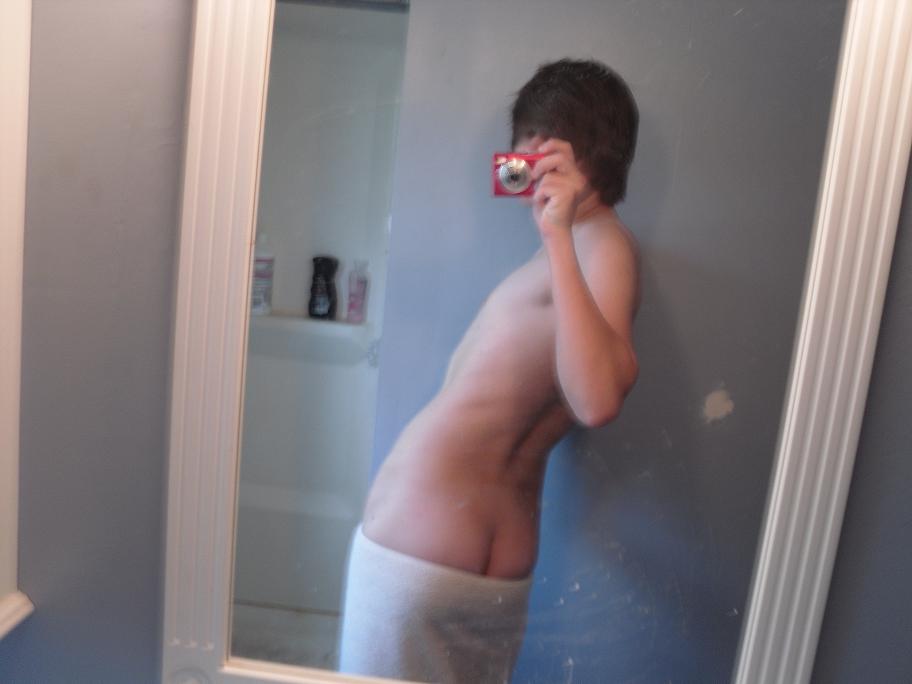 ass boy emo gay male mirror photo selfpic shower slip strip topless towel