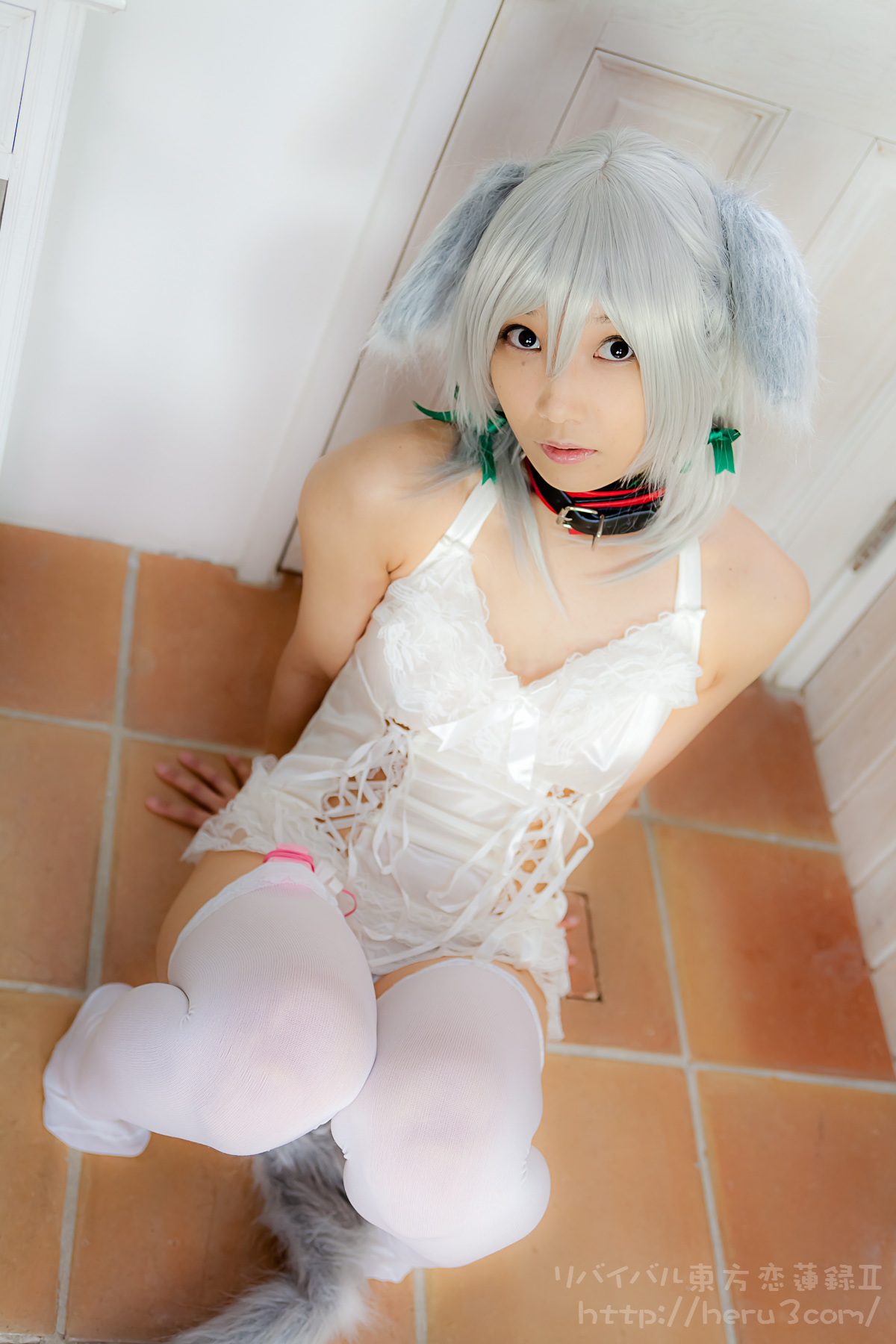 asian breasts female long_hair solo thighhighs white_hair