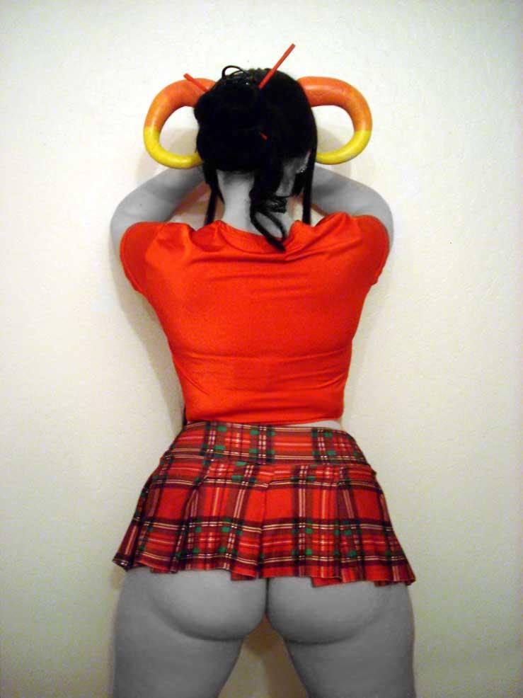 3d ass cosplay cosplaykinky damara_megido from_behind grey_skin homestuck horns skirt