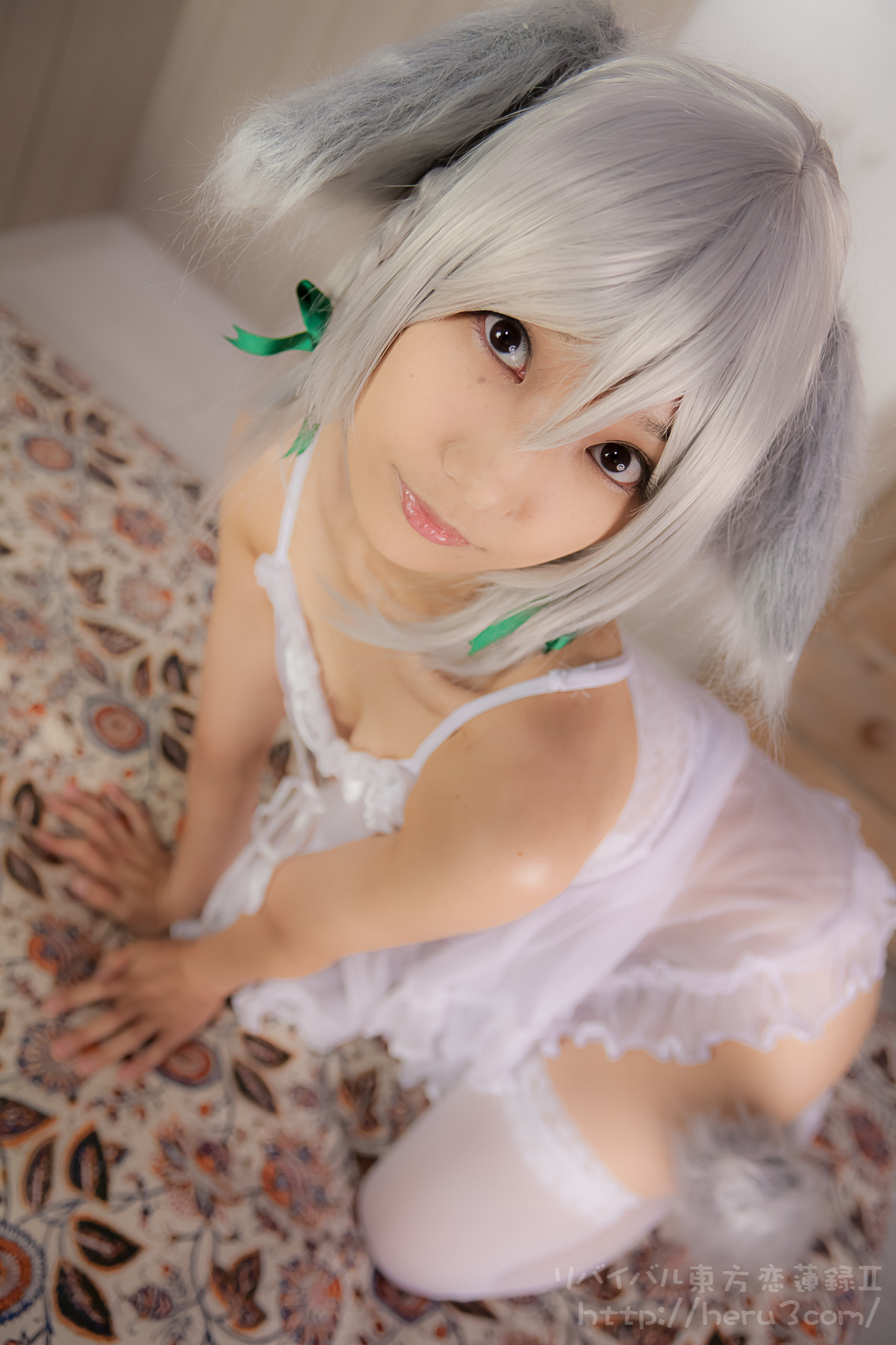 asian breasts female long_hair solo thighhighs white_hair