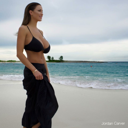 breasts female jordan_carver large_breasts model solo