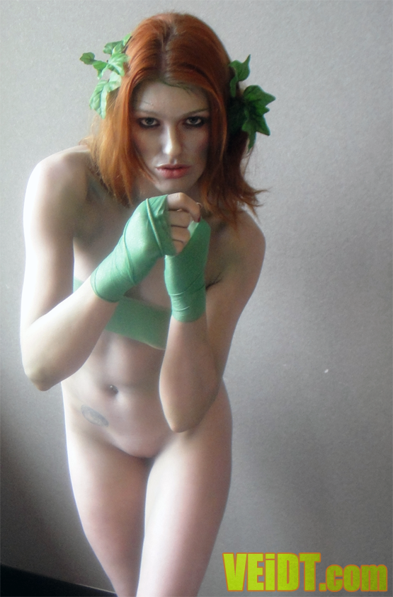 batman_(series) color cosplay dc female female_only poison_ivy poison_ivy_(cosplay) solo veidt
