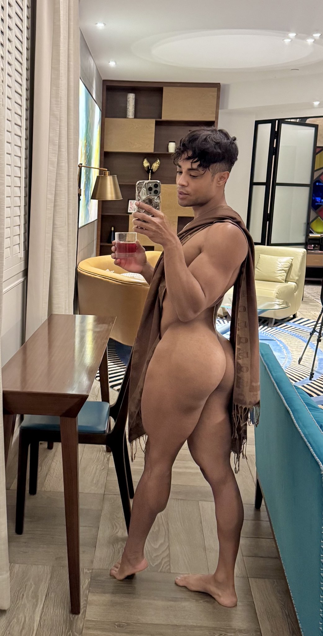 1boy ass barefoot brazilian brazilian_male dark-skinned_male feet gay iphone latino male male_only muscular_male phone solo solo_male sourced twitter zaah_wayne