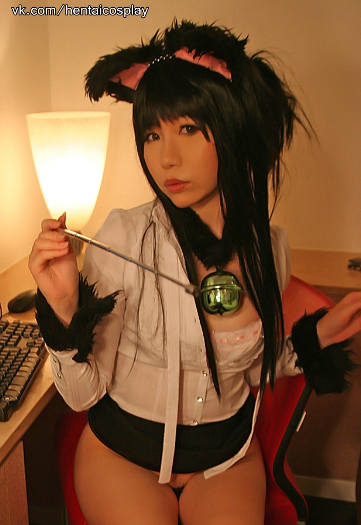 animal_ears asian black_hair breasts female long_hair necklace solo tail