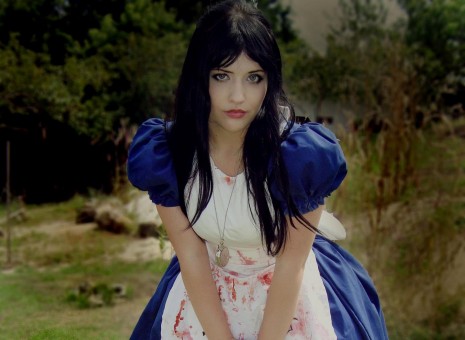 alice_(alice_in_wonderland) alice_in_wonderland black_hair convention cosplay female photo tagme