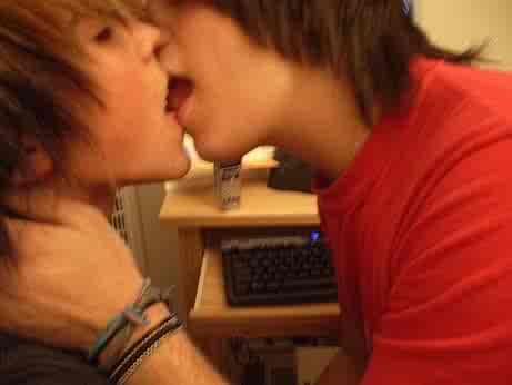 boy brown_hair emo gay kissing male photo teen tongue webcam