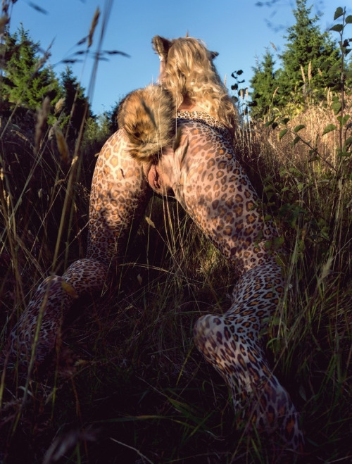 body_paint female furry nature pussy solo