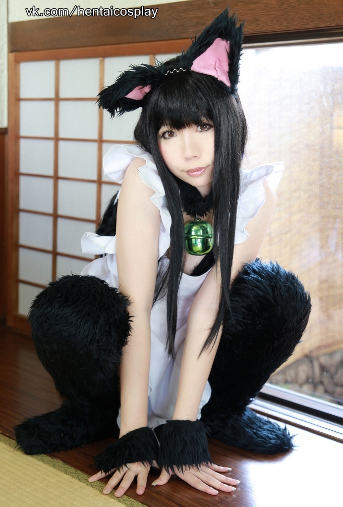 animal_ears asian black_hair breasts female long_hair necklace solo tail