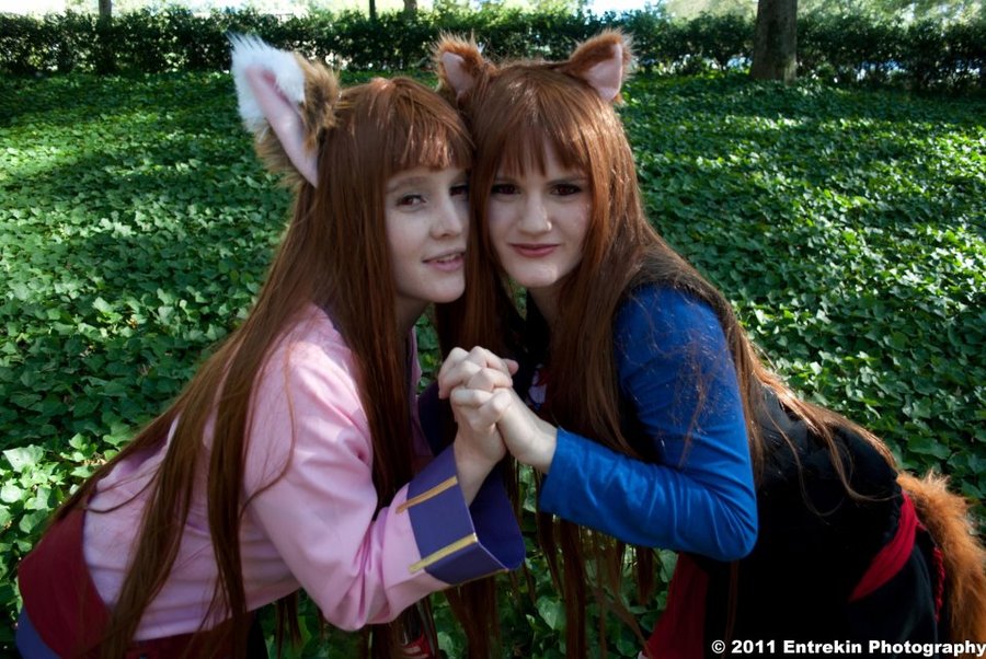 2girls breasts cosplay female foxycosplay holo long_hair multiple_girls solo spice_and_wolf tagme