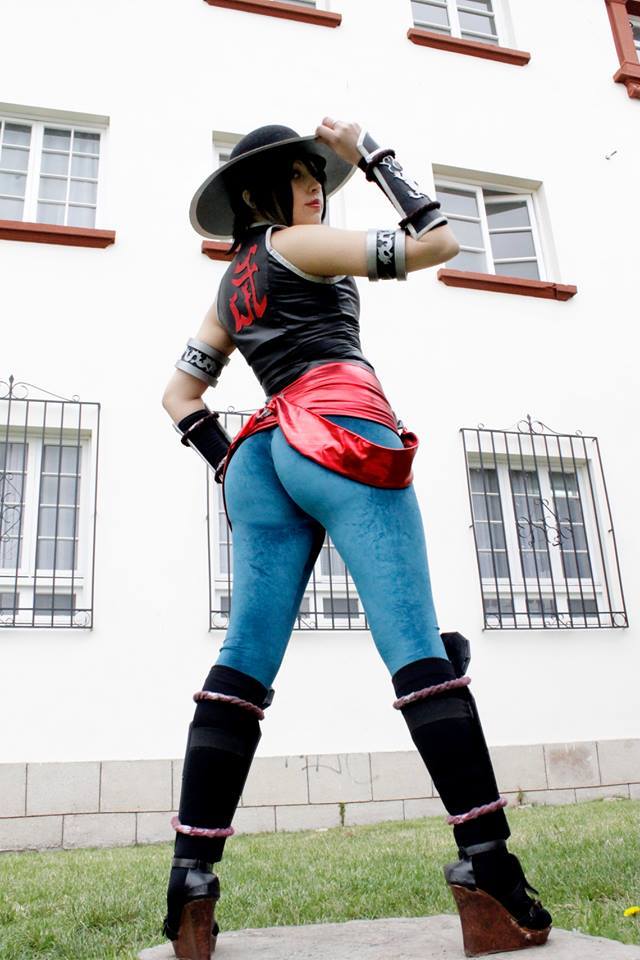 1girl ass cosplay dat_ass female female_only from_behind genderswap katta_ramos kung_lao looking_at_viewer looking_back mortal_kombat outside rule_63 solo tight_fit wedge_heels