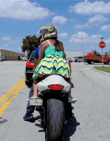 1girl animated ass gif mooning out public tagme