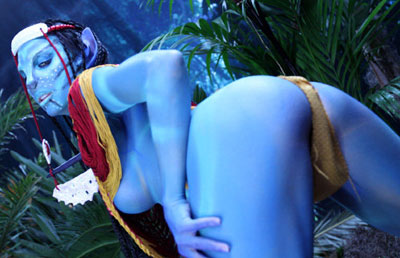 1_female 1_girl all_fours avatar breasts butt cosplay female female_human female_na'vi forest james_cameron's_avatar looking_at_viewer looking_back na'vi photo presenting real_person rear_view