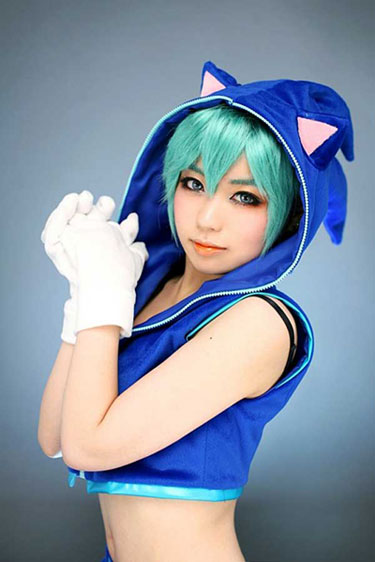 convention cosplay exposed_midriff female female_only hoodie photo sega sonic_(series) sonic_the_hedgehog