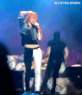 celebrity dancing emo gif hayley_williams light-skinned_female musician paramore red_hair redhead skinny_female slim_body