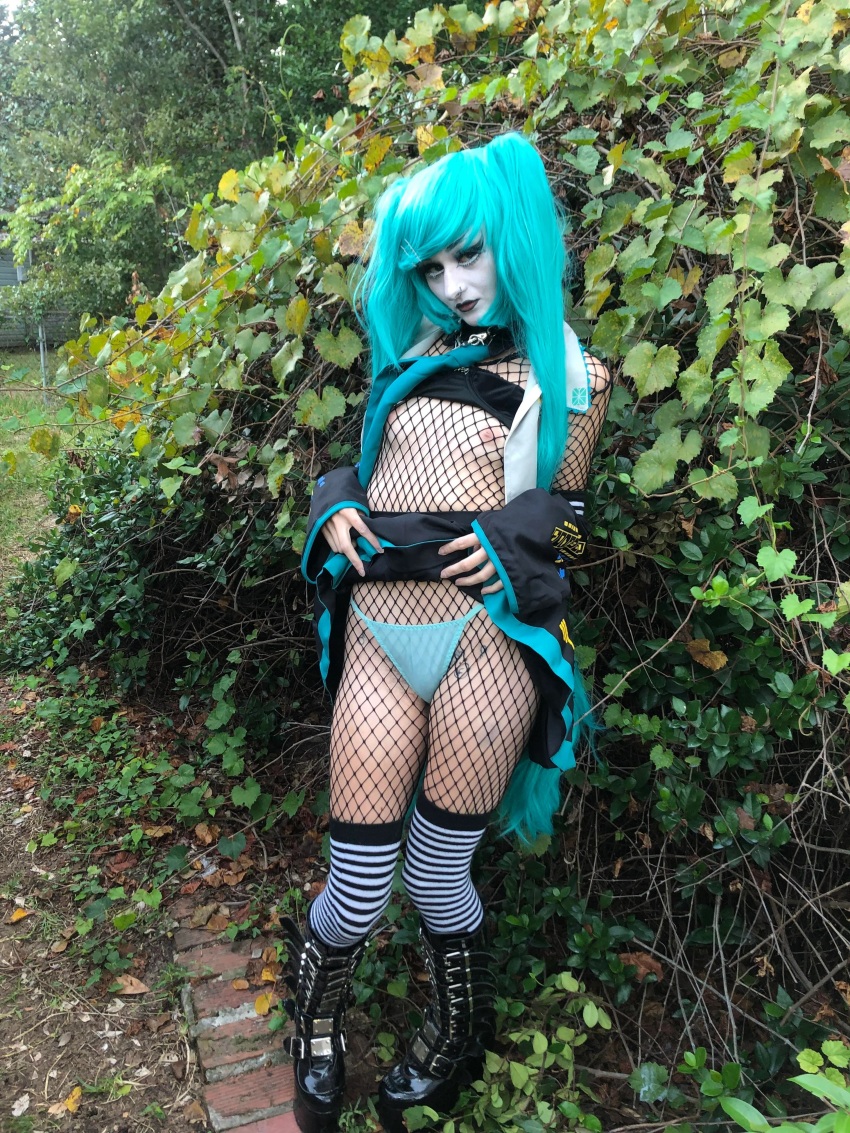 1girl cosplay gloomybaby goth hatsune_miku solo source_request vocaloid