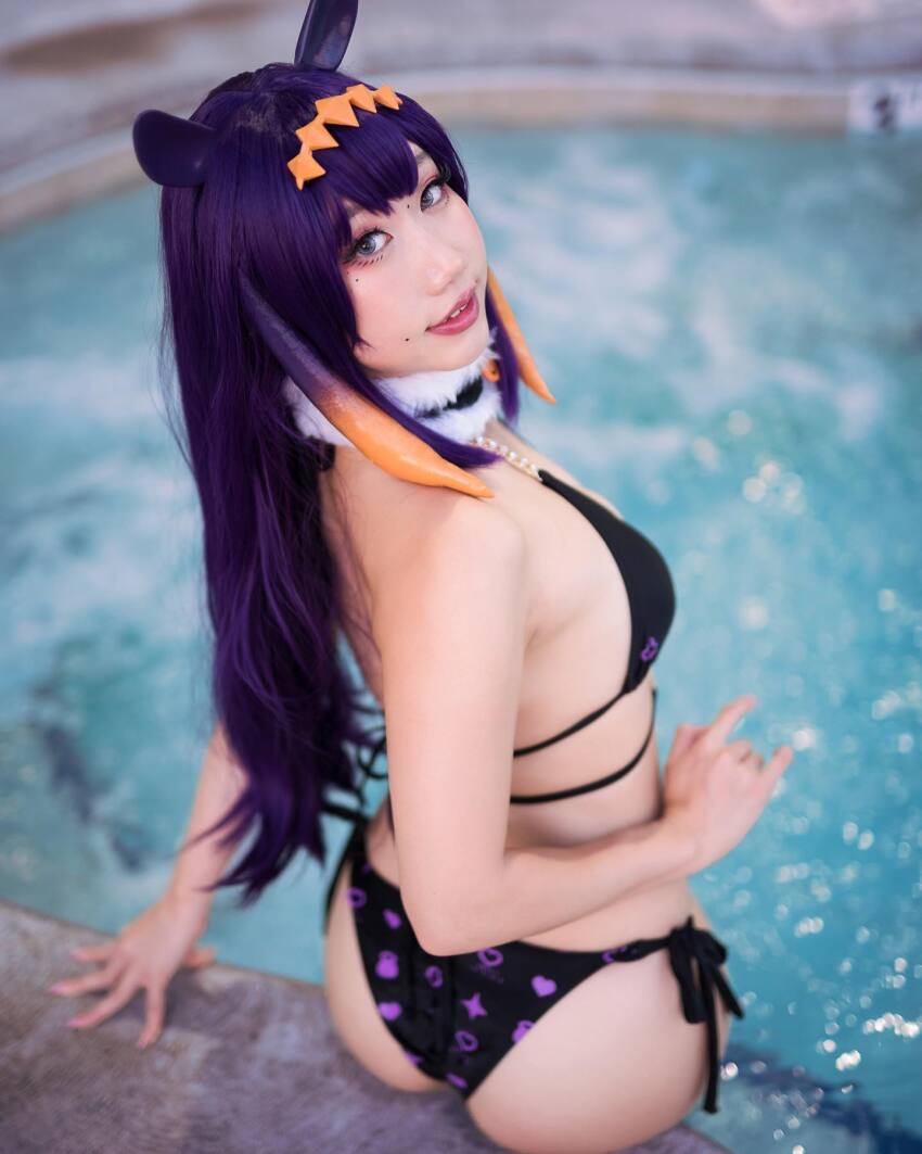 1girl asian ass bikini cleavage cosplay danisaurz female from_behind hololive ninomae_ina'nis pool poolside purple_hair vtuber water