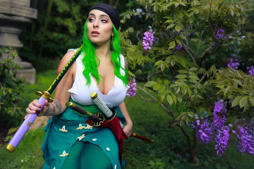 1girl breasts cosplay female female_focus female_only female_solo genderswap green_hair katana large_breasts long_hair looking_at_viewer mademoiselle_soso one_piece open_mouth roronoa_zoro solo solo_female solo_focus weapon