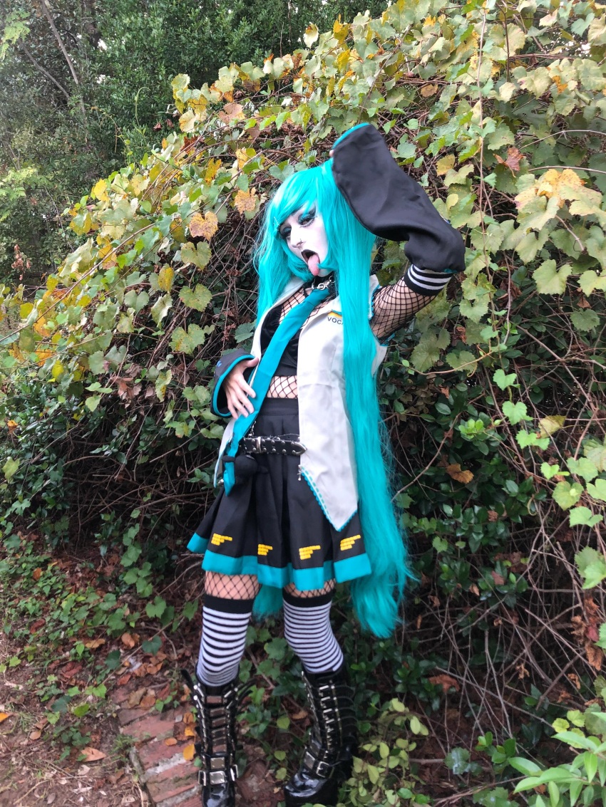 1girl cosplay gloomybaby goth hatsune_miku solo source_request vocaloid